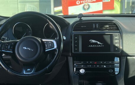 Jaguar F-Pace, 2017 год, 2 750 000 рублей, 4 фотография