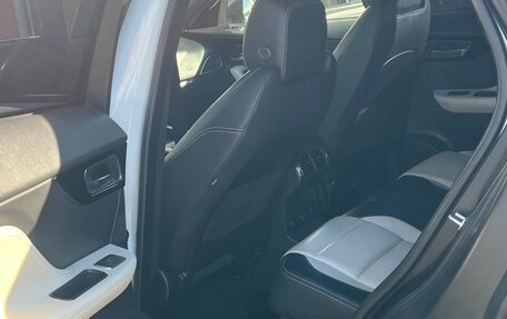 Jaguar F-Pace, 2017 год, 2 750 000 рублей, 8 фотография