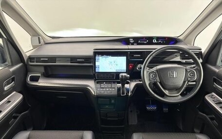 Honda Stepwgn IV, 2019 год, 1 870 000 рублей, 2 фотография