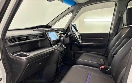 Honda Stepwgn IV, 2019 год, 1 870 000 рублей, 15 фотография