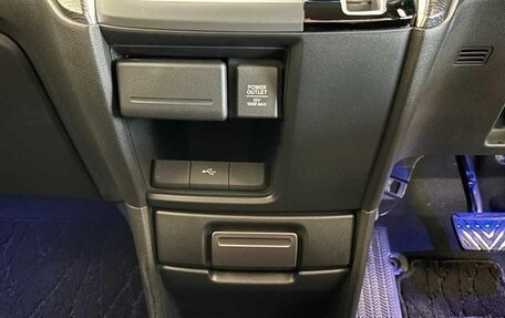 Honda Stepwgn IV, 2019 год, 1 870 000 рублей, 20 фотография