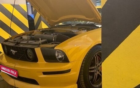 Ford Mustang VI рестайлинг, 2004 год, 7 500 000 рублей, 1 фотография