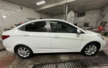 Hyundai Solaris II рестайлинг, 2011 год, 770 000 рублей, 4 фотография