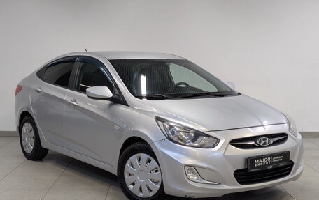 Hyundai Solaris II рестайлинг, 2011 год, 815 000 рублей, 3 фотография