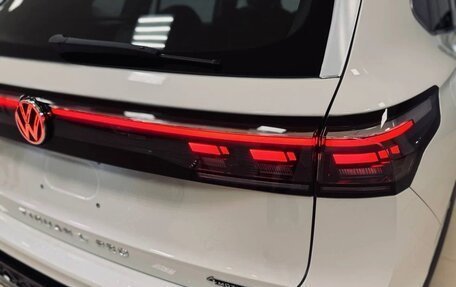 Volkswagen Tiguan, 2025 год, 4 799 000 рублей, 6 фотография