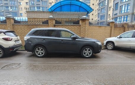 Mitsubishi Outlander III рестайлинг 3, 2014 год, 1 550 000 рублей, 6 фотография