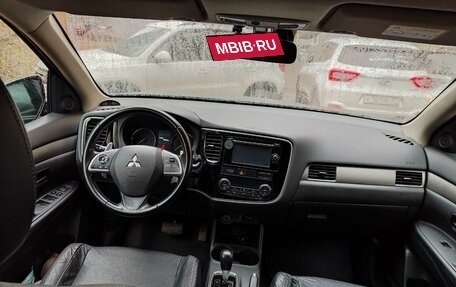 Mitsubishi Outlander III рестайлинг 3, 2014 год, 1 550 000 рублей, 7 фотография