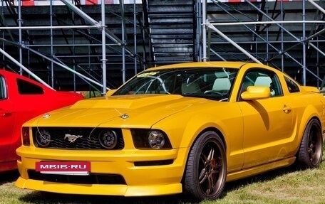 Ford Mustang VI рестайлинг, 2004 год, 7 500 000 рублей, 3 фотография
