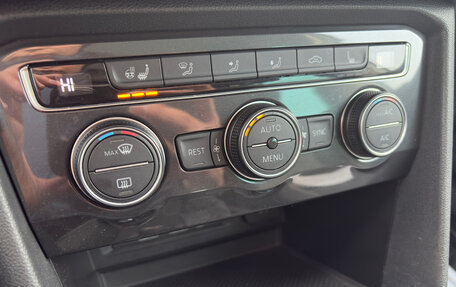 Volkswagen Tiguan II, 2019 год, 2 480 000 рублей, 11 фотография