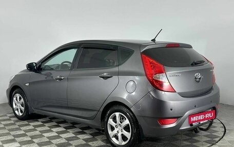 Hyundai Solaris II рестайлинг, 2012 год, 650 000 рублей, 6 фотография