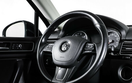 Volkswagen Touareg III, 2017 год, 4 399 000 рублей, 13 фотография