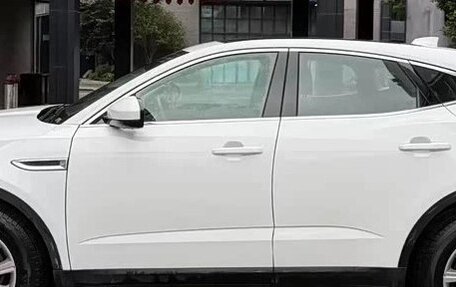 Jaguar E-Pace, 2018 год, 2 500 000 рублей, 11 фотография