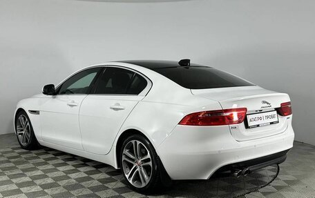 Jaguar XE I рестайлинг, 2016 год, 1 890 000 рублей, 7 фотография