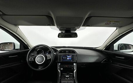 Jaguar XE I рестайлинг, 2016 год, 1 890 000 рублей, 12 фотография