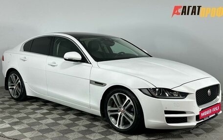 Jaguar XE I рестайлинг, 2016 год, 1 890 000 рублей, 3 фотография
