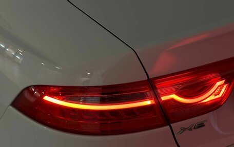 Jaguar XE I рестайлинг, 2016 год, 1 890 000 рублей, 28 фотография