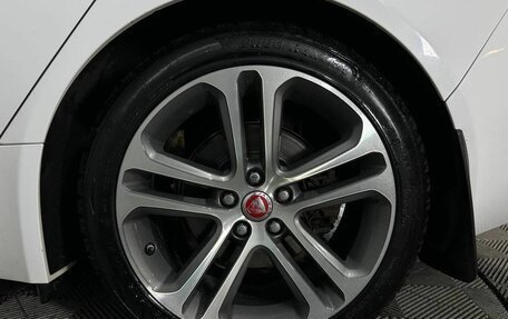 Jaguar XE I рестайлинг, 2016 год, 1 890 000 рублей, 30 фотография