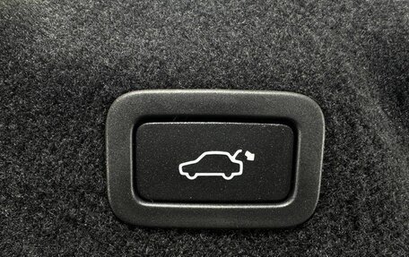 Jaguar XE I рестайлинг, 2016 год, 1 890 000 рублей, 31 фотография