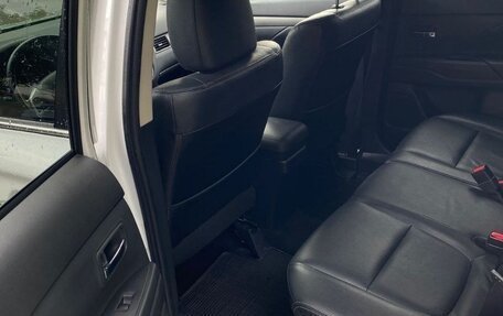 Mitsubishi Outlander III рестайлинг 3, 2013 год, 2 100 000 рублей, 12 фотография