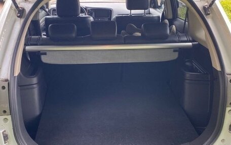 Mitsubishi Outlander III рестайлинг 3, 2013 год, 2 100 000 рублей, 14 фотография