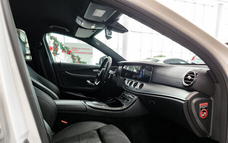 Mercedes-Benz E-Класс, 2020 год, 4 650 000 рублей, 15 фотография