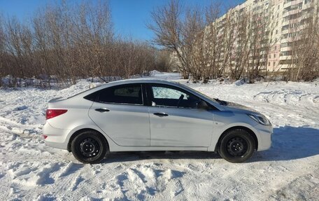 Hyundai Solaris II рестайлинг, 2012 год, 670 000 рублей, 4 фотография