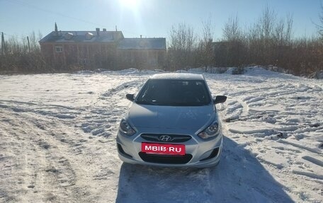 Hyundai Solaris II рестайлинг, 2012 год, 670 000 рублей, 2 фотография