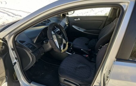 Hyundai Solaris II рестайлинг, 2012 год, 670 000 рублей, 9 фотография