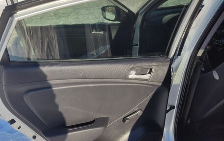 Hyundai Solaris II рестайлинг, 2012 год, 670 000 рублей, 11 фотография