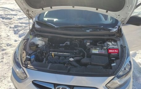 Hyundai Solaris II рестайлинг, 2012 год, 670 000 рублей, 24 фотография