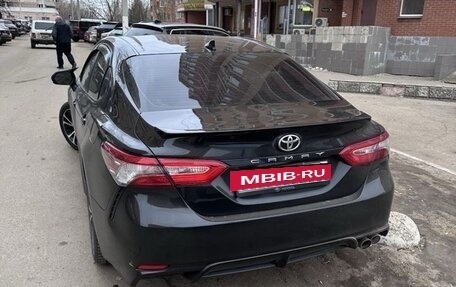 Toyota Camry, 2019 год, 1 750 000 рублей, 3 фотография