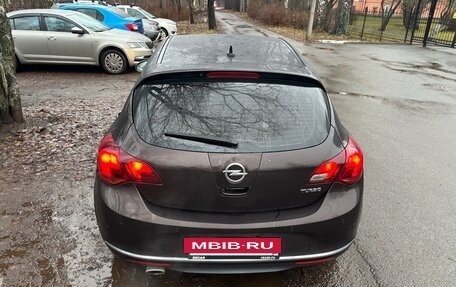 Opel Astra J, 2014 год, 700 000 рублей, 2 фотография