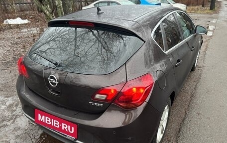 Opel Astra J, 2014 год, 700 000 рублей, 3 фотография