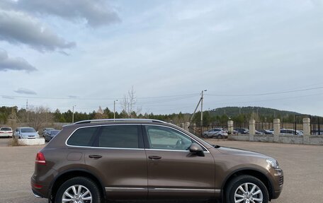 Volkswagen Touareg III, 2011 год, 2 000 000 рублей, 1 фотография