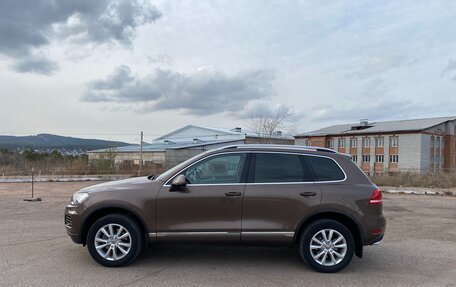 Volkswagen Touareg III, 2011 год, 2 000 000 рублей, 2 фотография