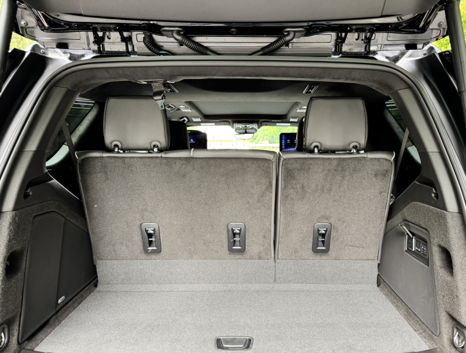 Cadillac Escalade V, 2025 год, 26 800 000 рублей, 31 фотография