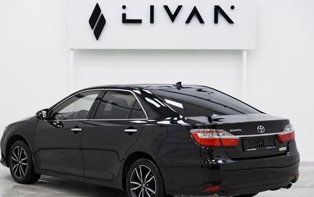 Toyota Camry, 2018 год, 2 099 000 рублей, 4 фотография