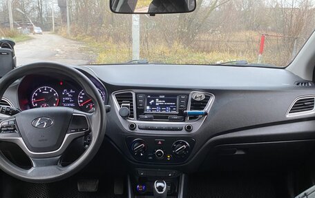 Hyundai Solaris II рестайлинг, 2020 год, 1 000 000 рублей, 8 фотография