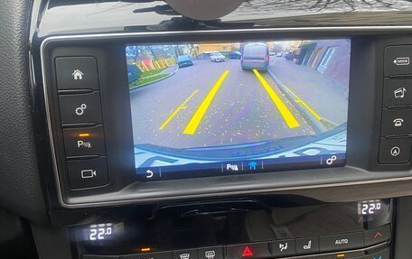 Jaguar F-Pace, 2016 год, 2 000 000 рублей, 14 фотография