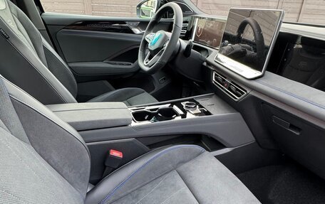 Volkswagen Tiguan, 2025 год, 5 000 000 рублей, 15 фотография