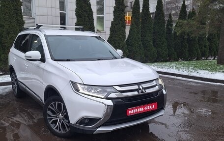Mitsubishi Outlander III рестайлинг 3, 2018 год, 2 360 000 рублей, 1 фотография