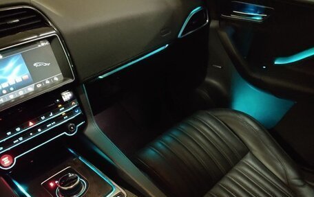 Jaguar F-Pace, 2017 год, 4 500 000 рублей, 37 фотография