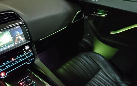 Jaguar F-Pace, 2017 год, 4 500 000 рублей, 34 фотография
