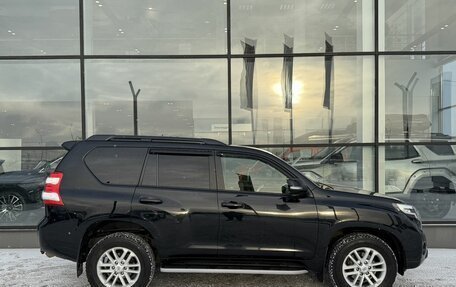 Toyota Land Cruiser Prado 150 рестайлинг 2, 2017 год, 4 250 000 рублей, 6 фотография