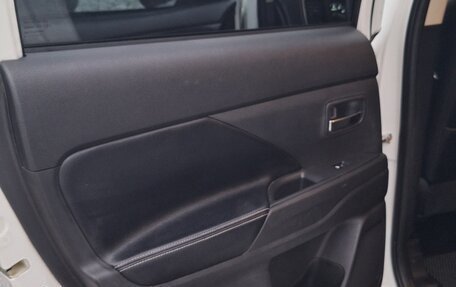 Mitsubishi Outlander III рестайлинг 3, 2018 год, 2 360 000 рублей, 19 фотография