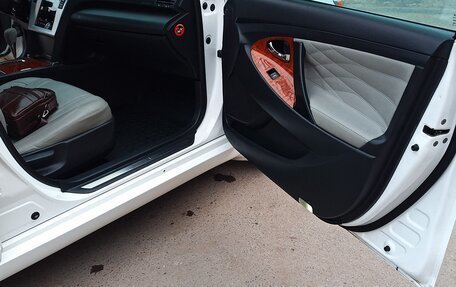 Toyota Camry, 2010 год, 1 650 000 рублей, 10 фотография