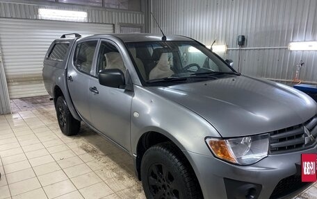 Mitsubishi L200 IV рестайлинг, 2014 год, 920 000 рублей, 2 фотография