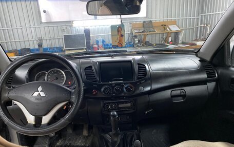 Mitsubishi L200 IV рестайлинг, 2014 год, 920 000 рублей, 8 фотография