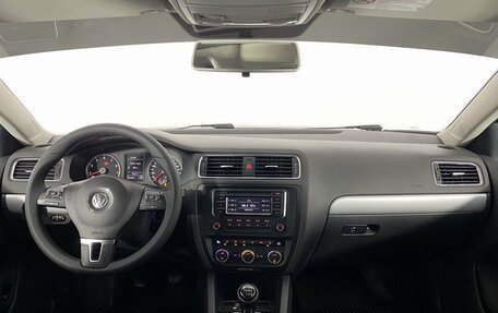 Volkswagen Jetta VI, 2013 год, 899 000 рублей, 16 фотография