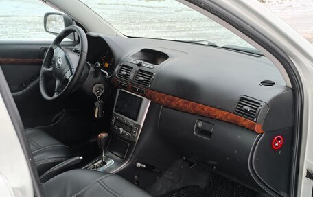 Toyota Avensis III рестайлинг, 2003 год, 850 000 рублей, 14 фотография